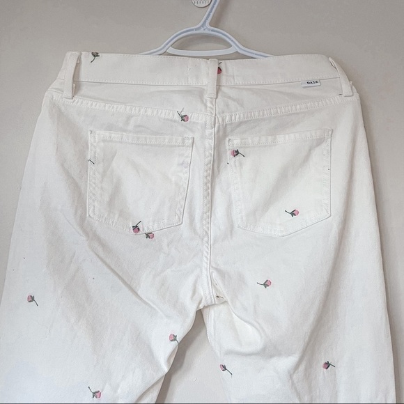 Urban OUTFITTERS Daze Denim Floral Embroidered White Tapered Raw Hem Pants Sz 27 - Picture 4 of 7